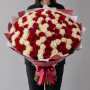 101 белая и красная роза