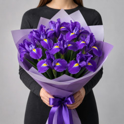 11 фиолетовых ирисов
